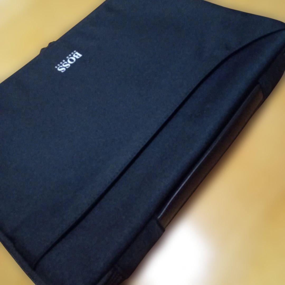 【新品　未使用】HUGO BOSS ノートPCケース　(保存袋付)ノベルティ