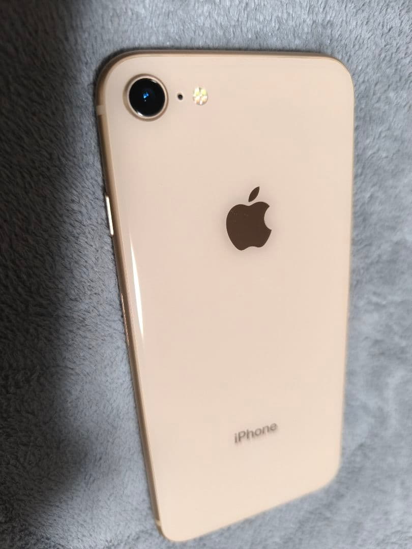 【美品】　iPhone 8本体　Gold 64 GB