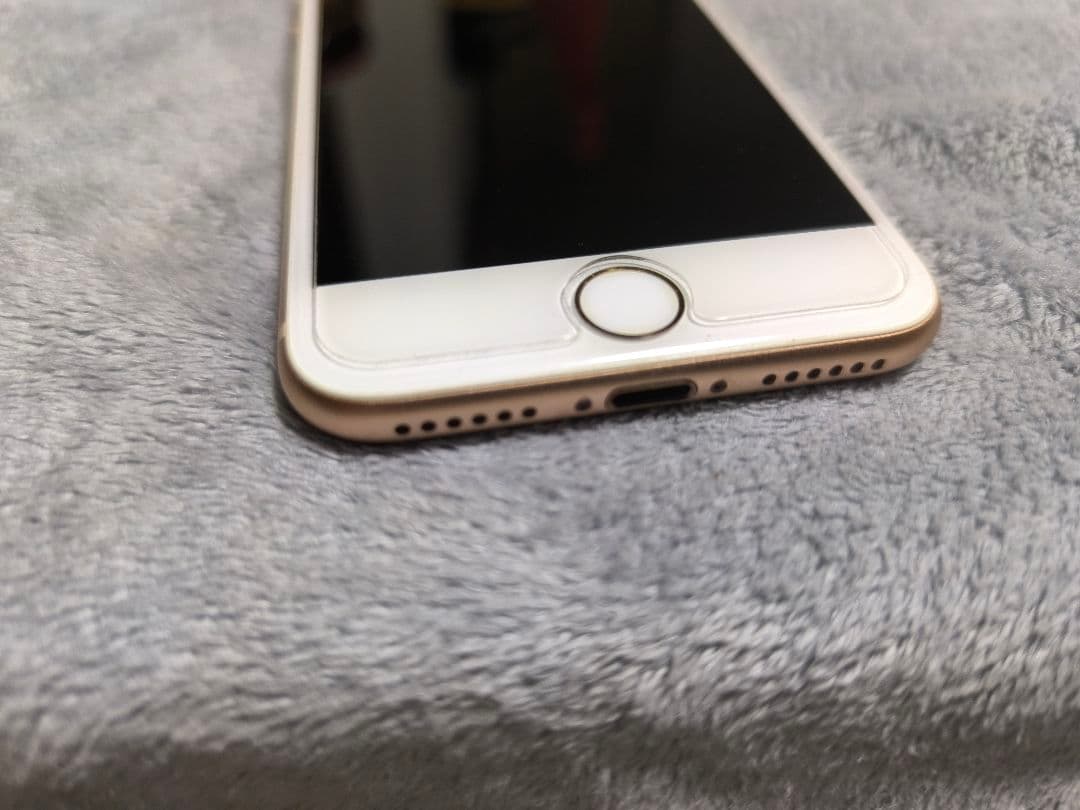 【美品】　iPhone 8本体　Gold 64 GB