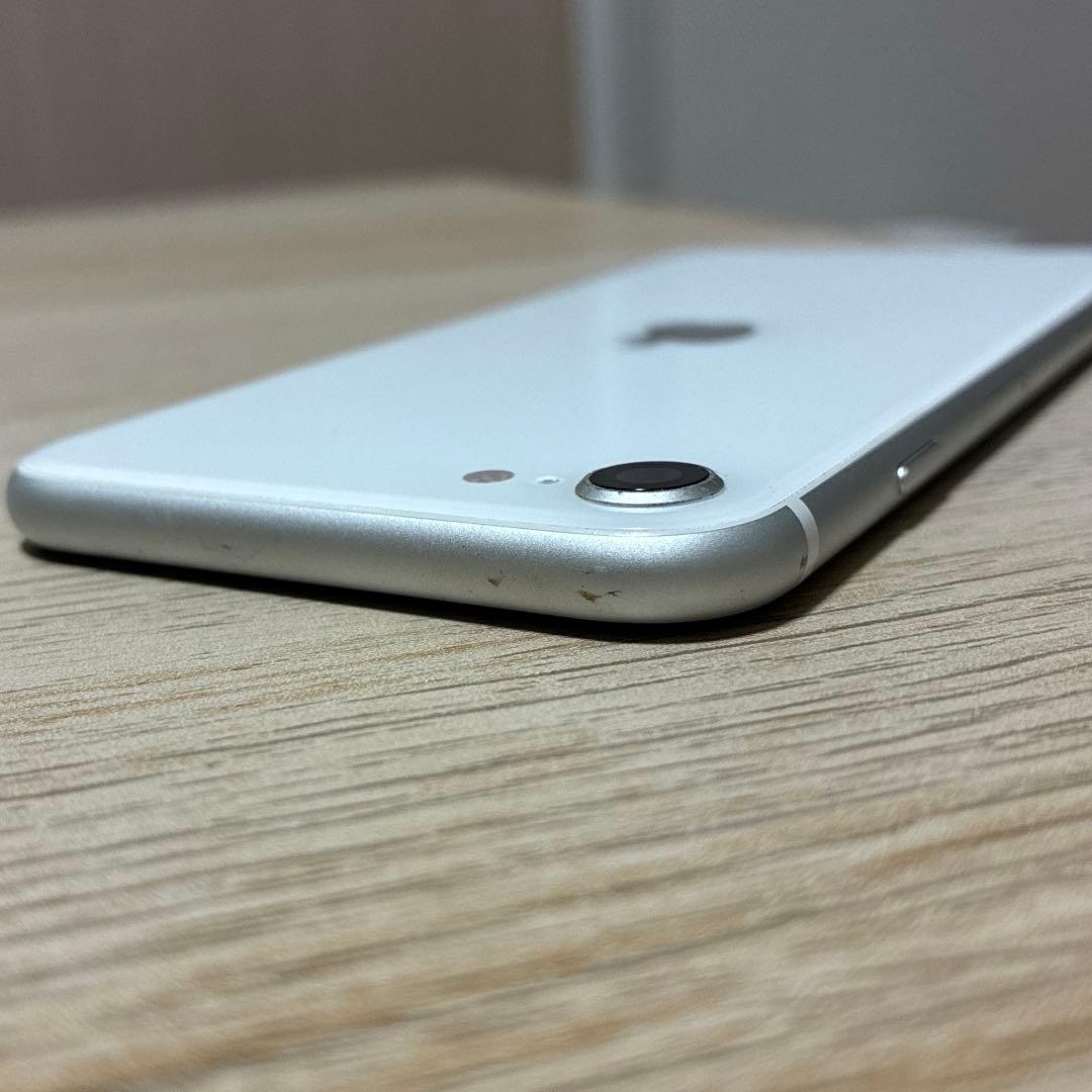 ジャンク iPhone SE第2世代128GBホワイト 本体