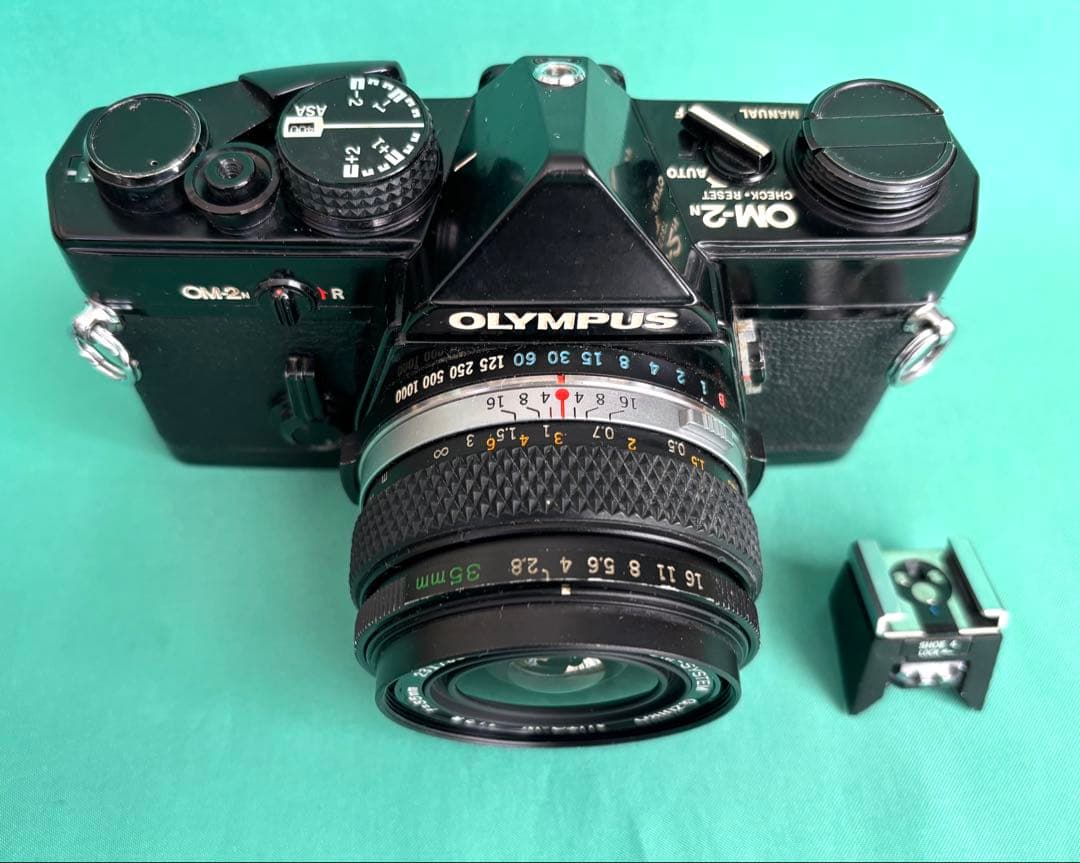 ★ OLYMPUS OM-2N BLACK + 広角レンズ 35mm