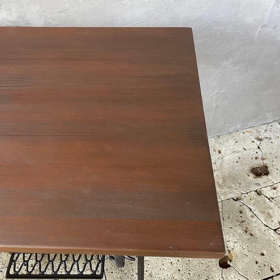 イギリス　アンティークミシン脚テーブル　SINGER 足踏みミシン　網目　鉄脚