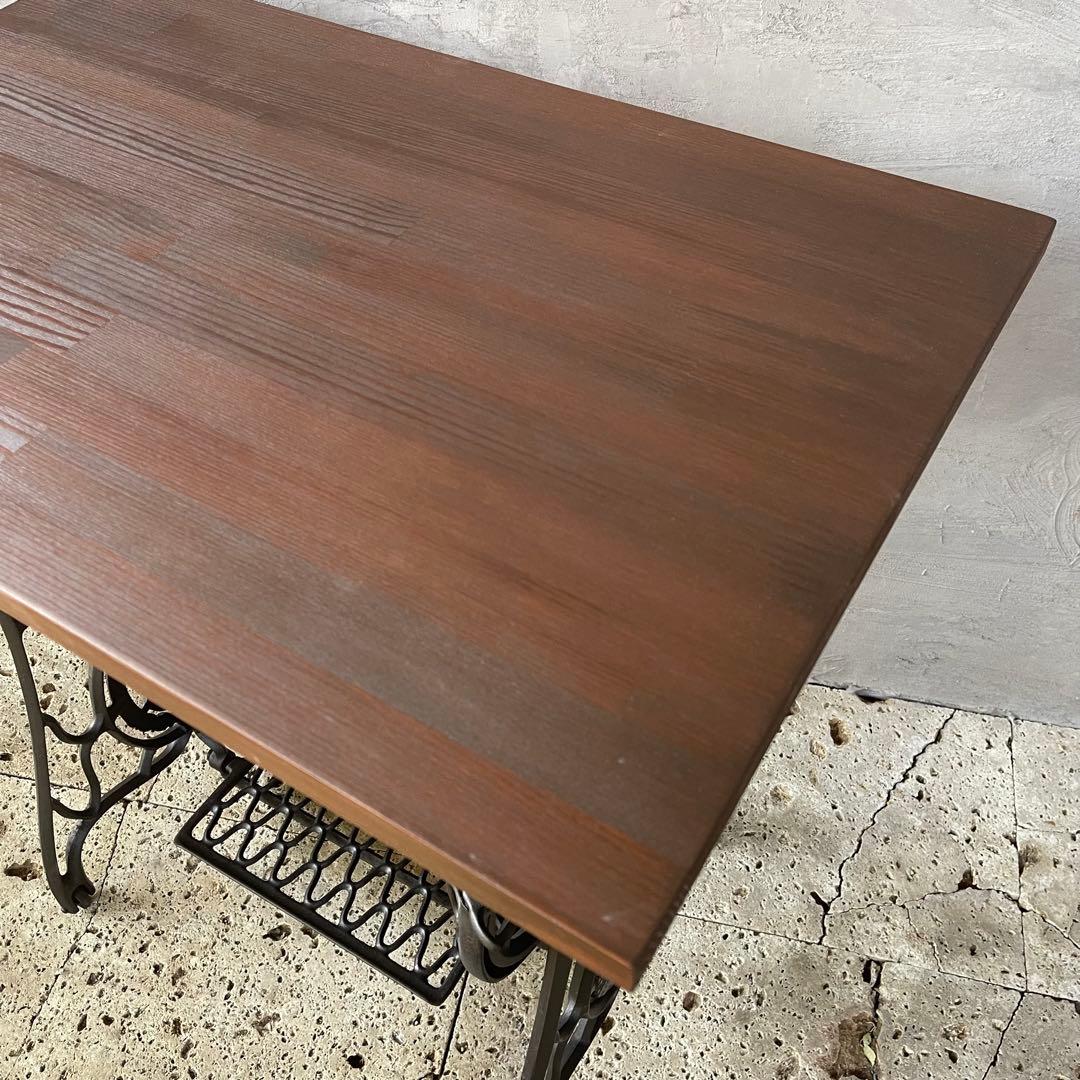 イギリス　アンティークミシン脚テーブル　SINGER 足踏みミシン　網目　鉄脚