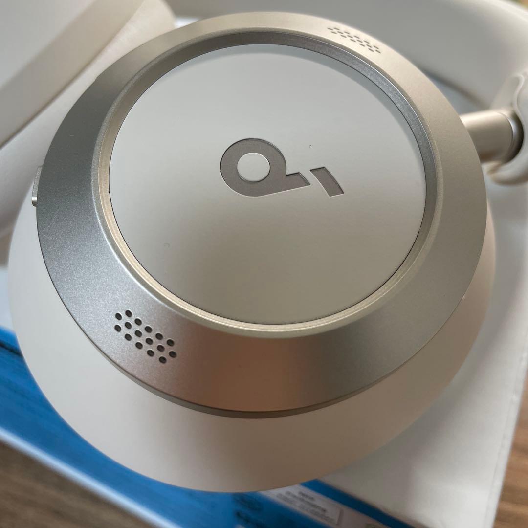 Soundcore Space One Pro シャンパンゴールド