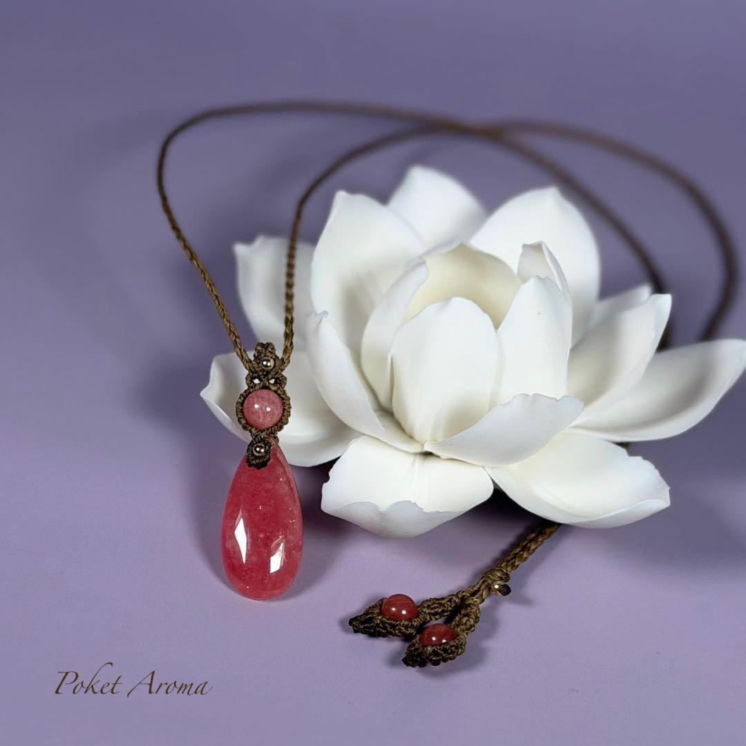 『紅天女』インカローズのマクラメペンダントネックレス