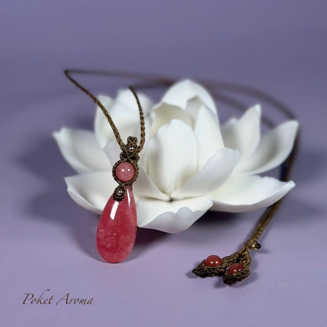 『紅天女』インカローズのマクラメペンダントネックレス