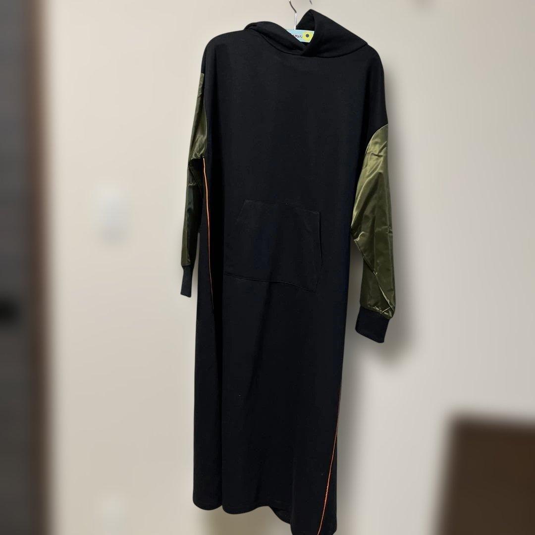 プラスオトハフード付きスウェットワンピース