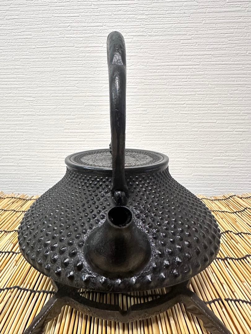 新品、栞、タグ付　南部文秀堂販売 南部耕分堂造　千鳥型アラレ　南部鉄瓶　南部鉄器