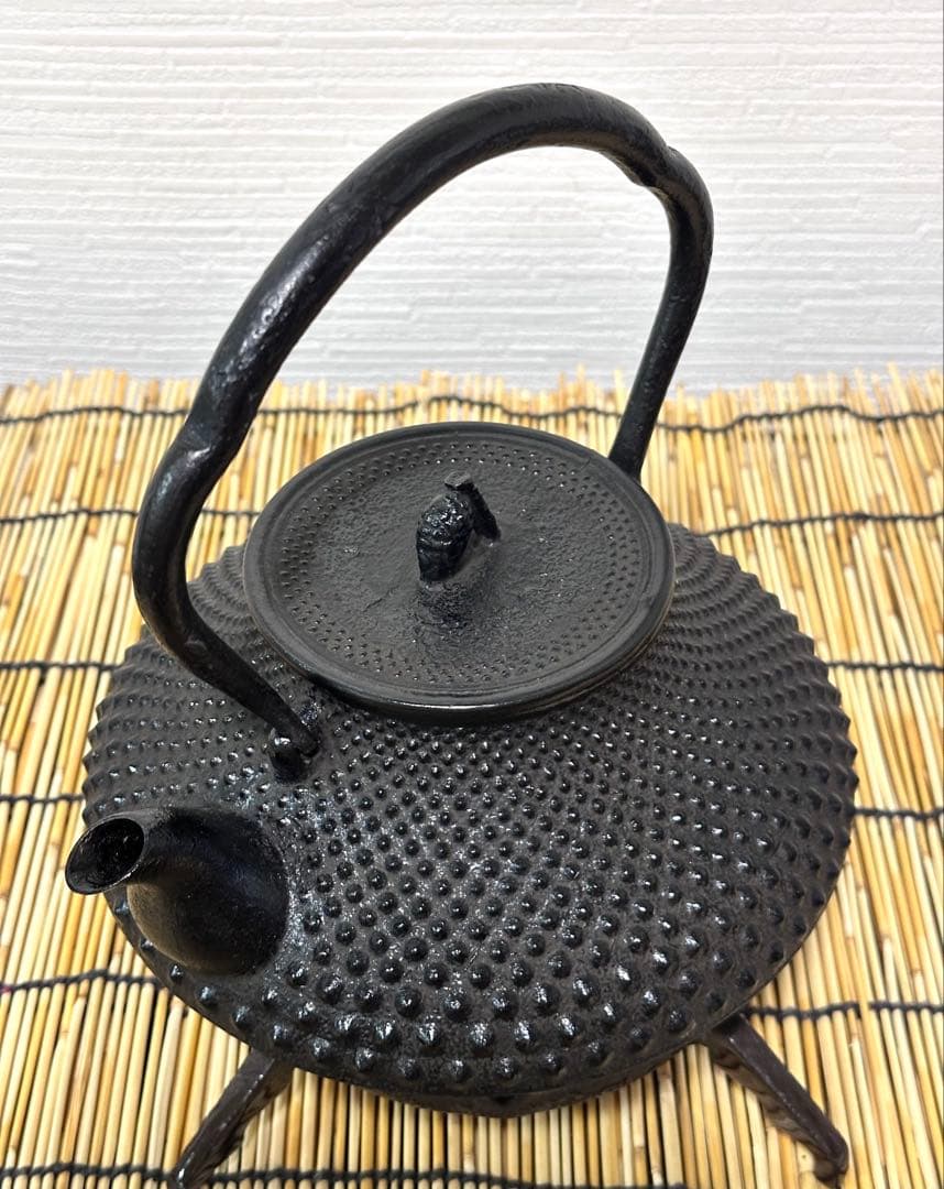 新品、栞、タグ付　南部文秀堂販売 南部耕分堂造　千鳥型アラレ　南部鉄瓶　南部鉄器