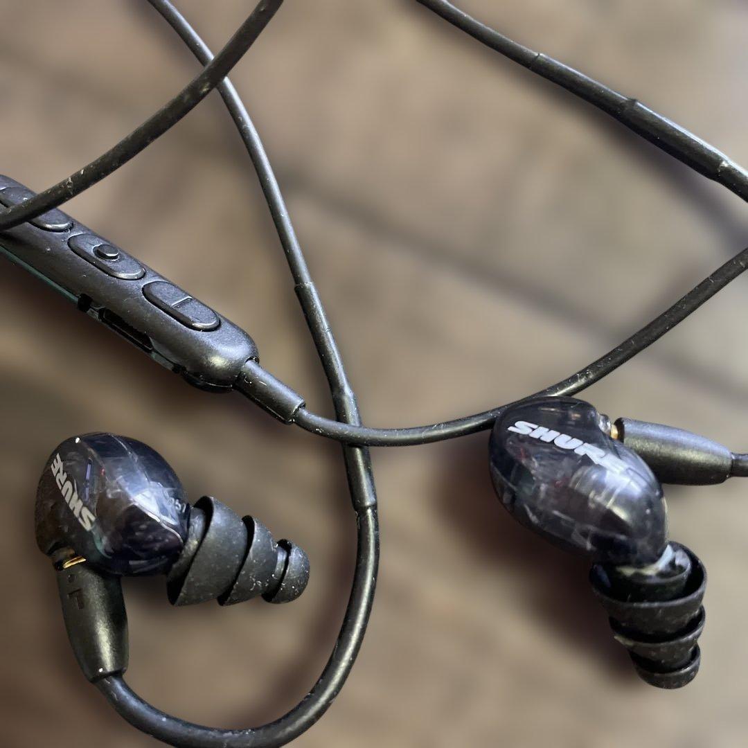 ⭐️⭐️⭐️⭐️SHURE ワイヤレスイヤホン ブラック・クリア