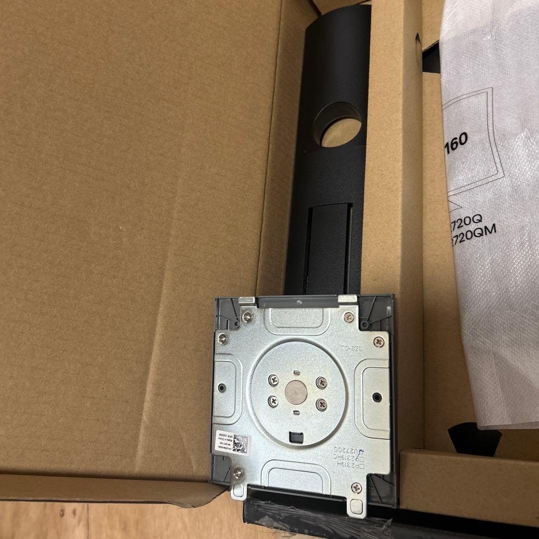 Dell U2720QM 27インチ 4K USB-Cモニター