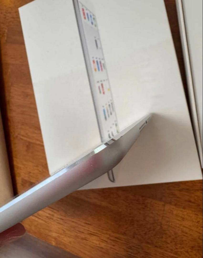 iPad Air Wi-Fi モデル32GB MD789J/B シルバー初期化済