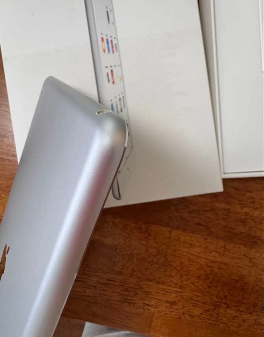 iPad Air Wi-Fi モデル32GB MD789J/B シルバー初期化済