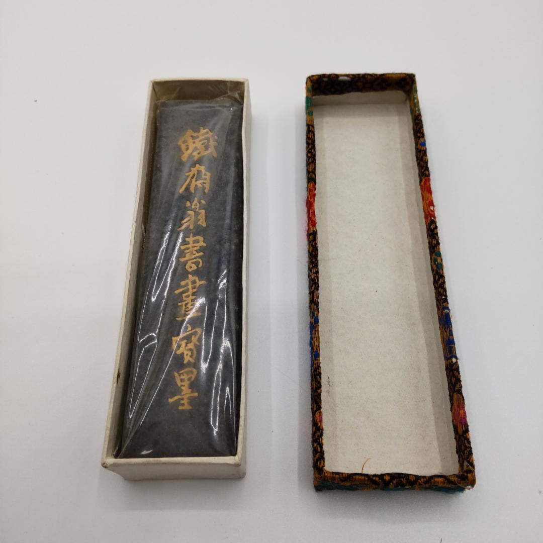 中国書斎墨 上海墨廠出品　鉄斎翁書画宝墨　油煙一〇一　古墨　（国華第一なし）