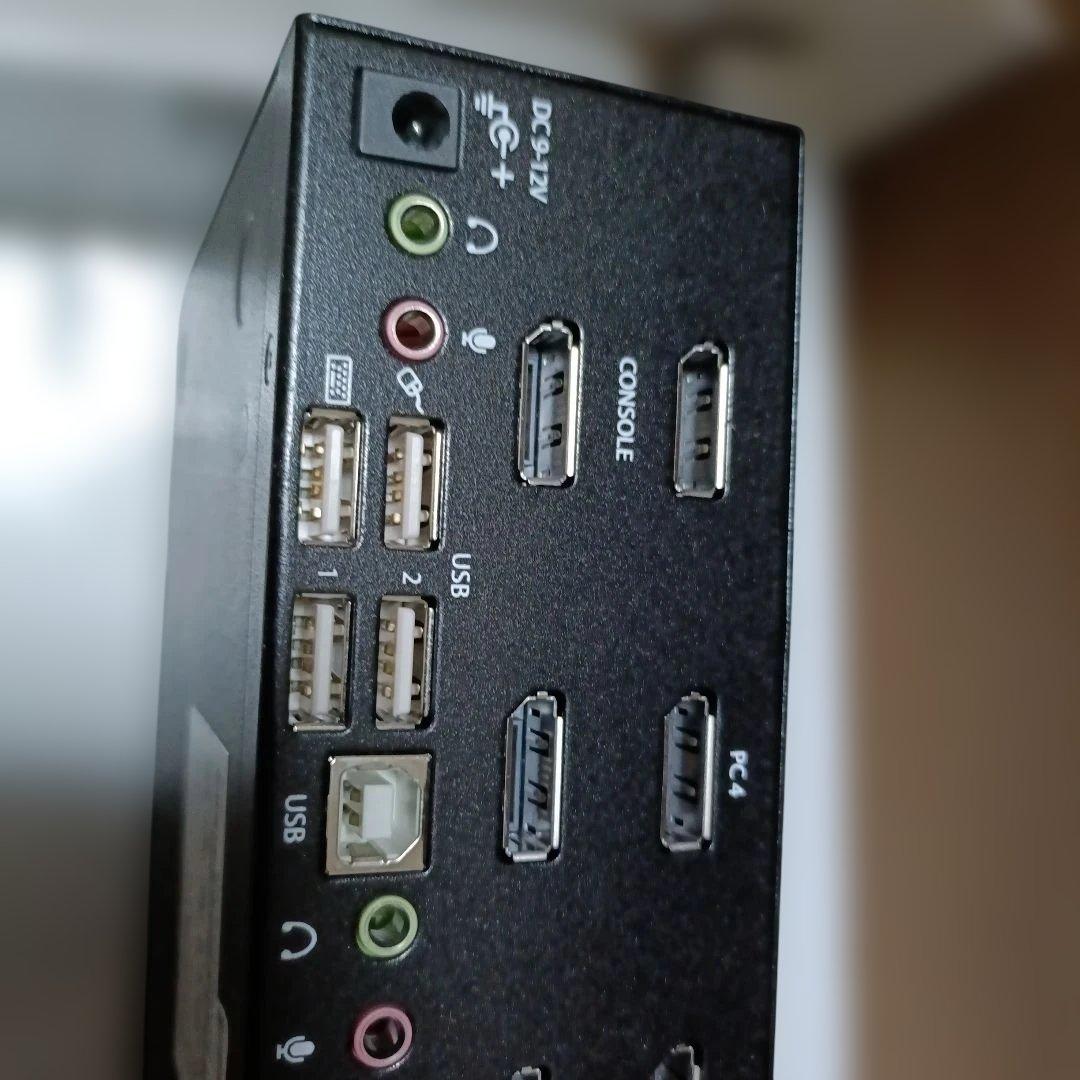 未使用使用品　StarTech.com 4-Port KVM Switch