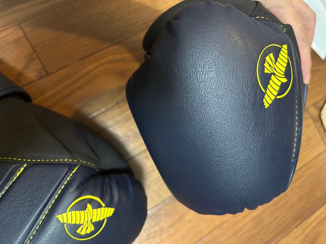 ピッグ　HAYABUSA ボクシンググローブ 12oz ネイビー/イエロー