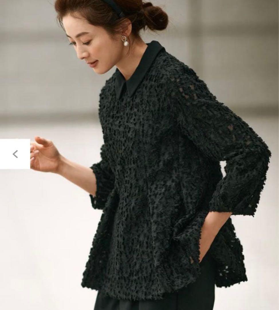 23区【VERYコラボ】ボタニカル カットジャカード ブラウス　ネイビー