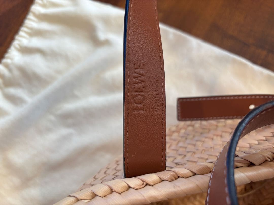 LOEWE バスケットバックスモール　品番327 02NS93