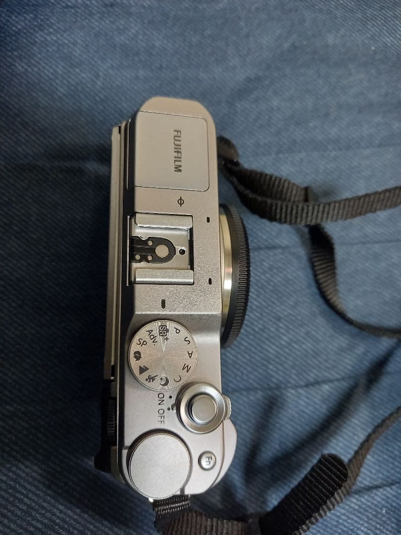 FUJIFILM X-A3 シルバー ミラーレスカメラ