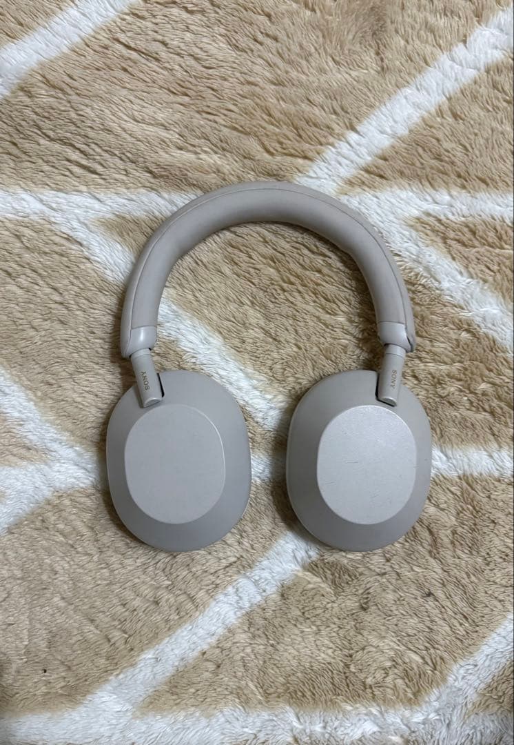 WH-1000XM5プラチナシルバー 純正ケース付き