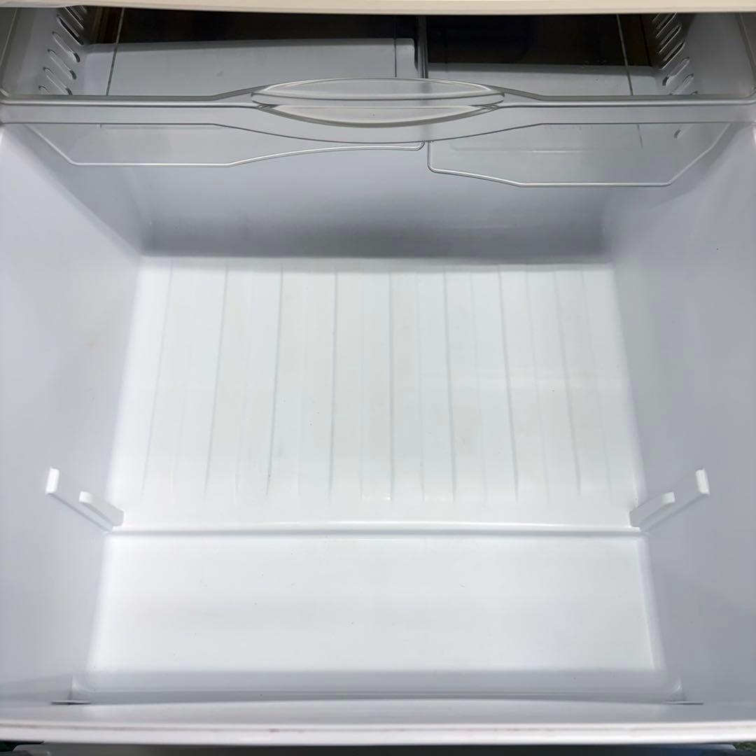 700 パナソニック　大型冷蔵庫　3ドア　300L強　左開き　自動製氷　ホワイト