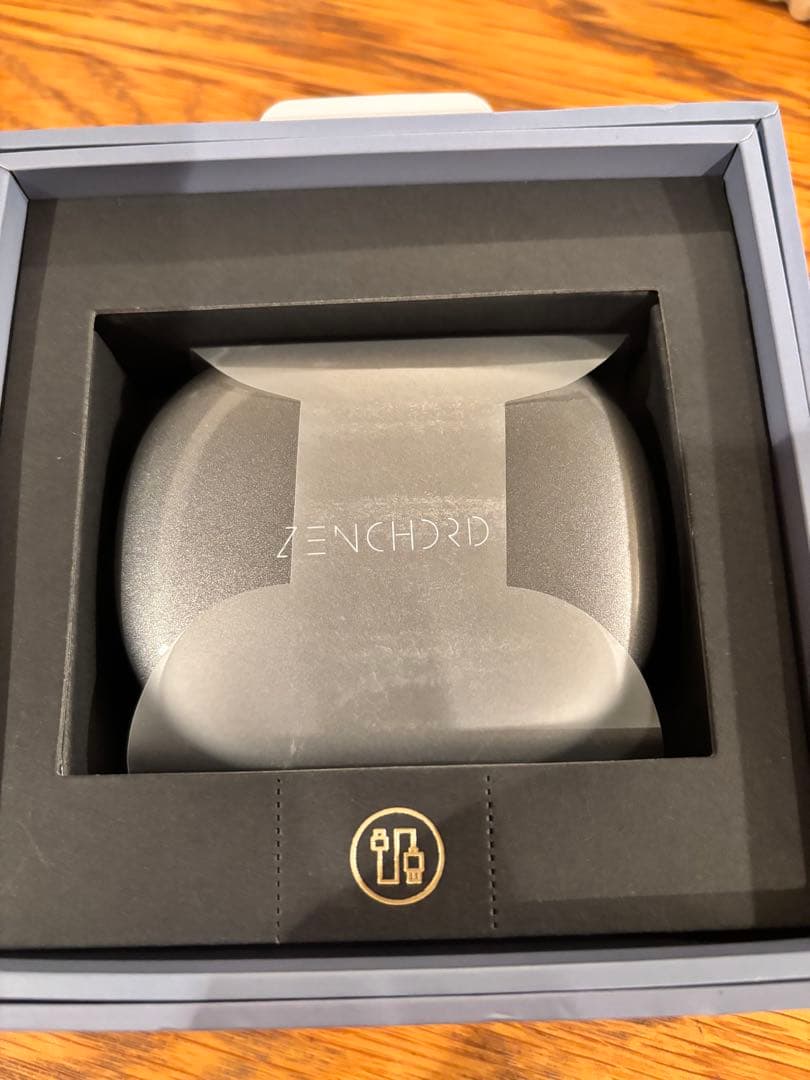 Nottaと音響技術を持つZenchordが最強タッグを組みつくったAIイヤホン