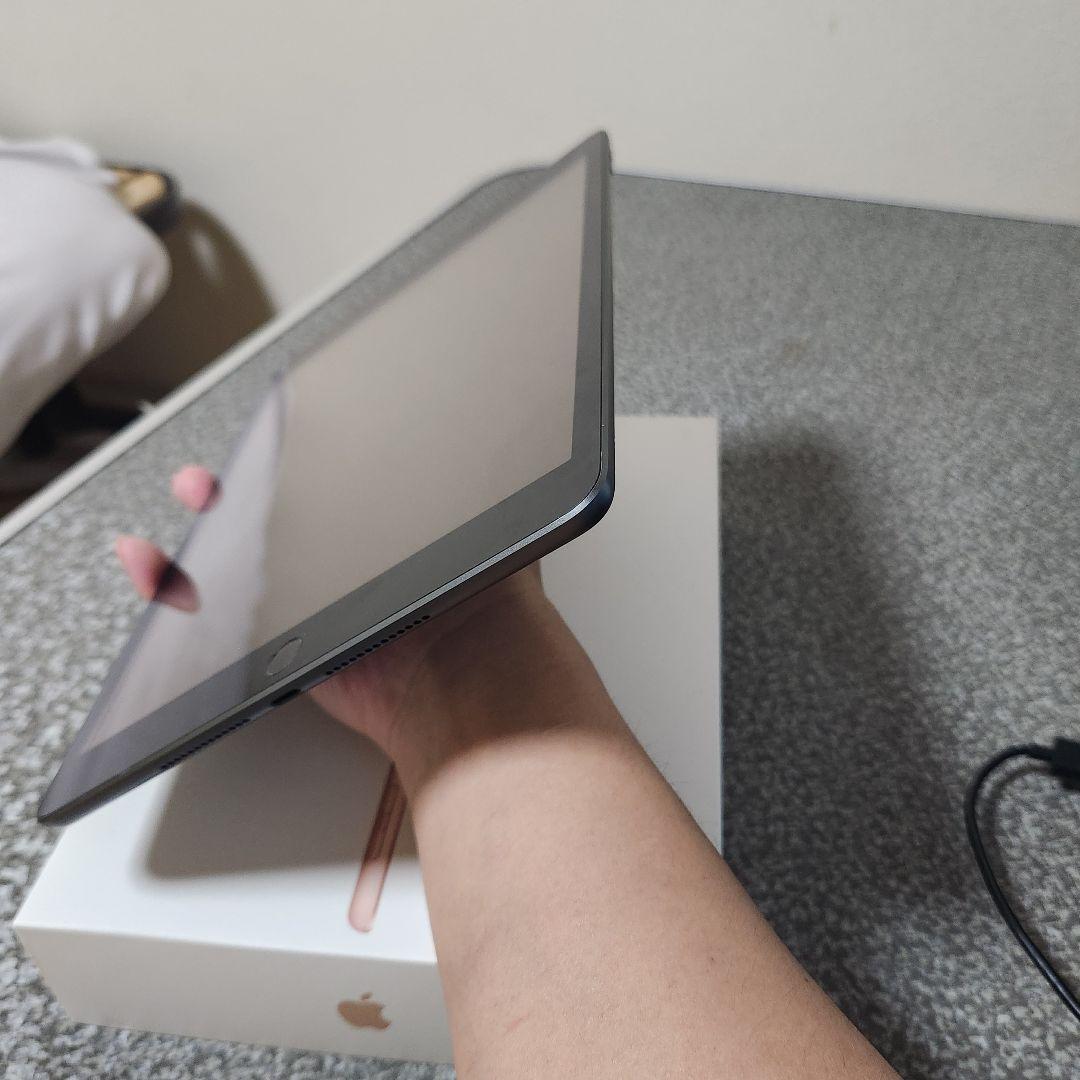 Apple iPad (第7世代) 32GB バッテリー容量99%