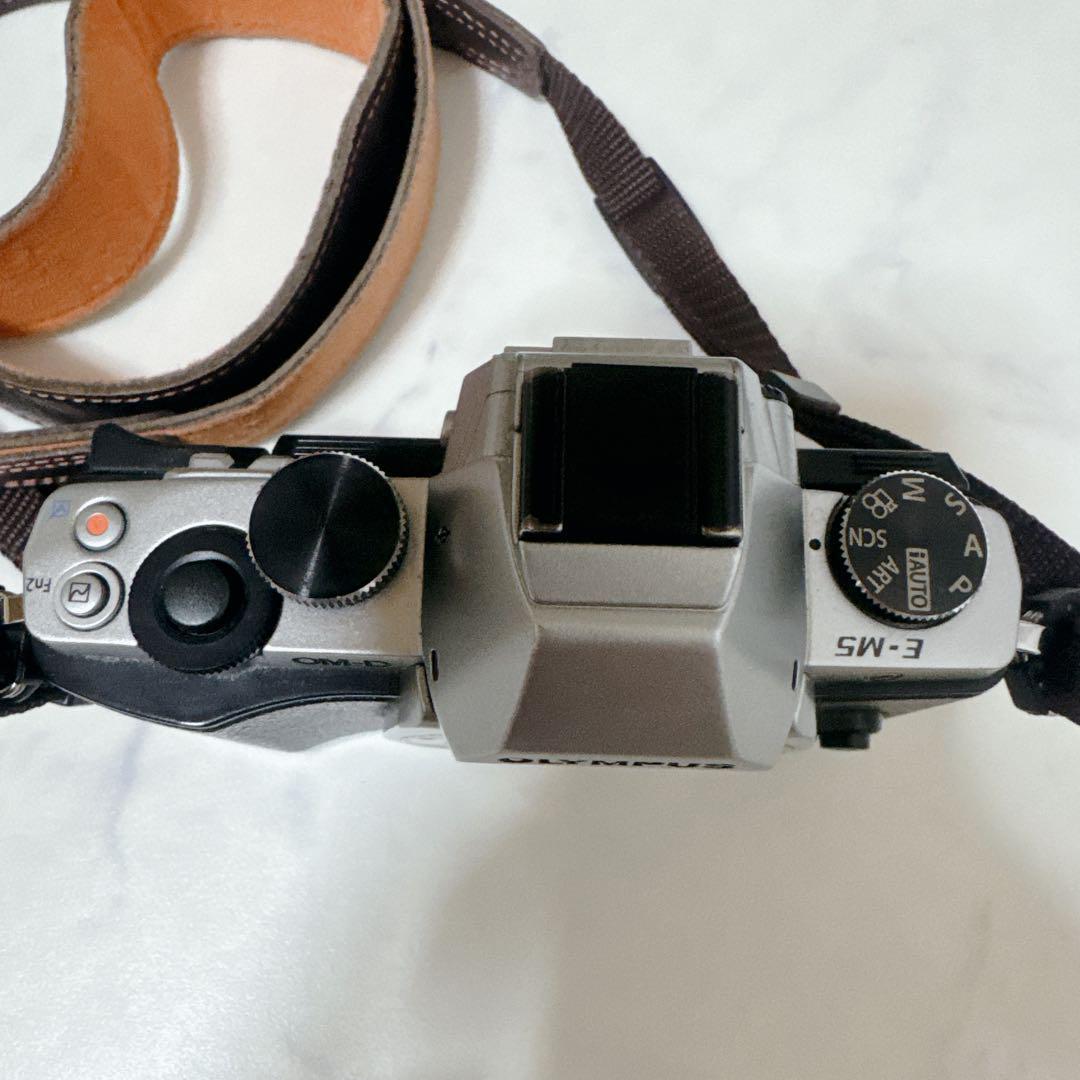 OLYMPUS OM-D E-M5 12-40mm レンズキット