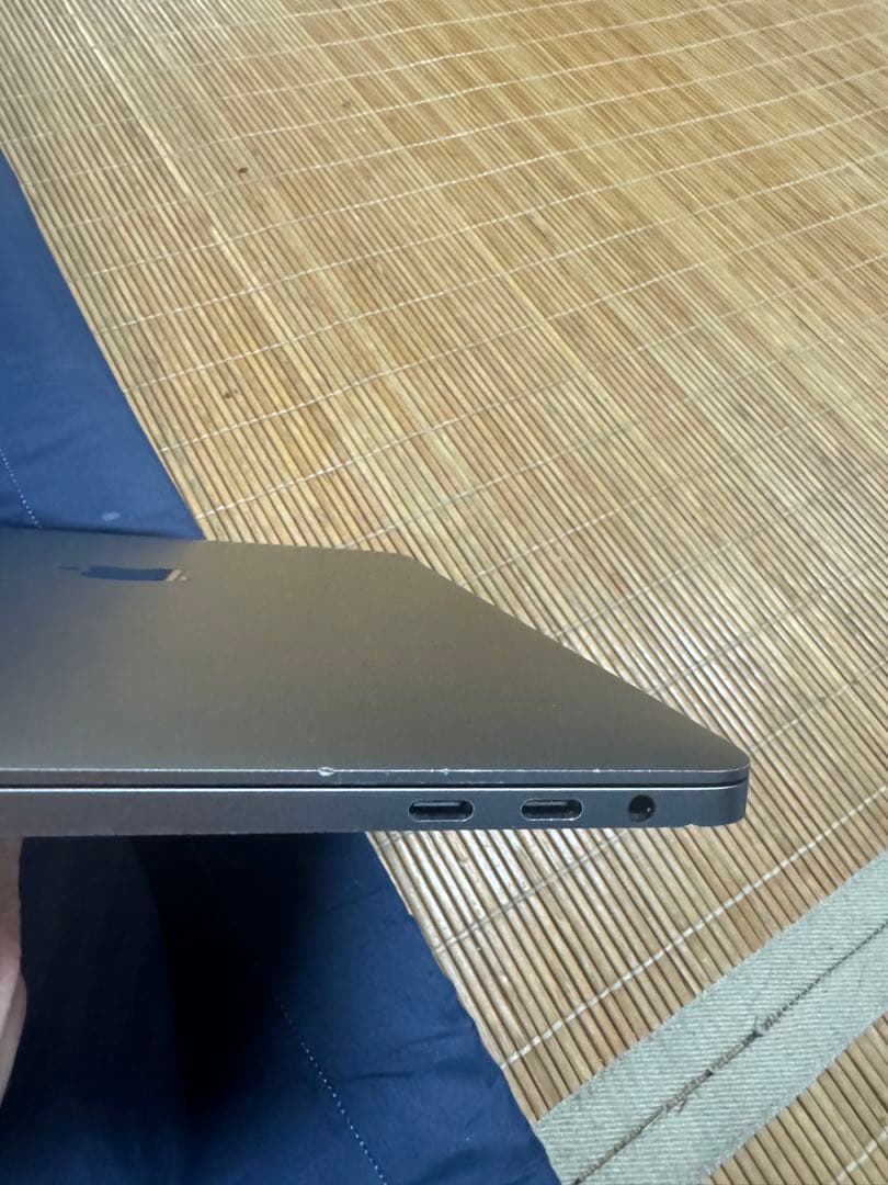 Apple MacBook Pro 2016 13インチ