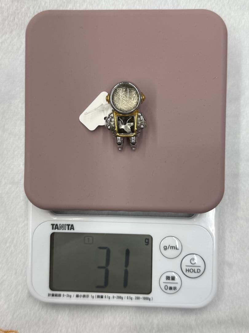 【新品未使用】ムオニナルスタ隕石　ギベオン　ペンダント　宇宙飛行士