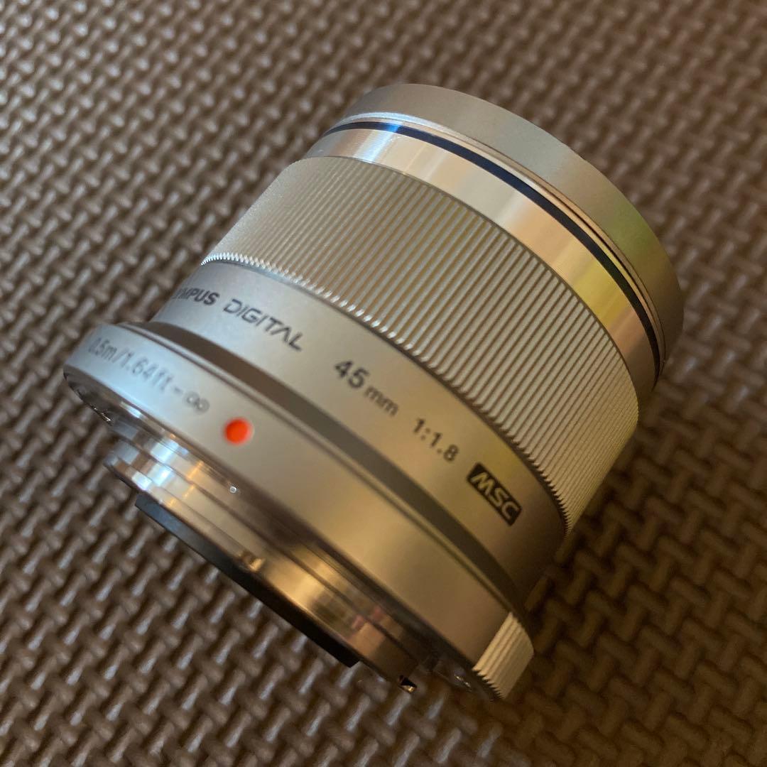 お値下げ‼️OLYMPUS M ZUIKO 45mm f1.8レンズ【美品】