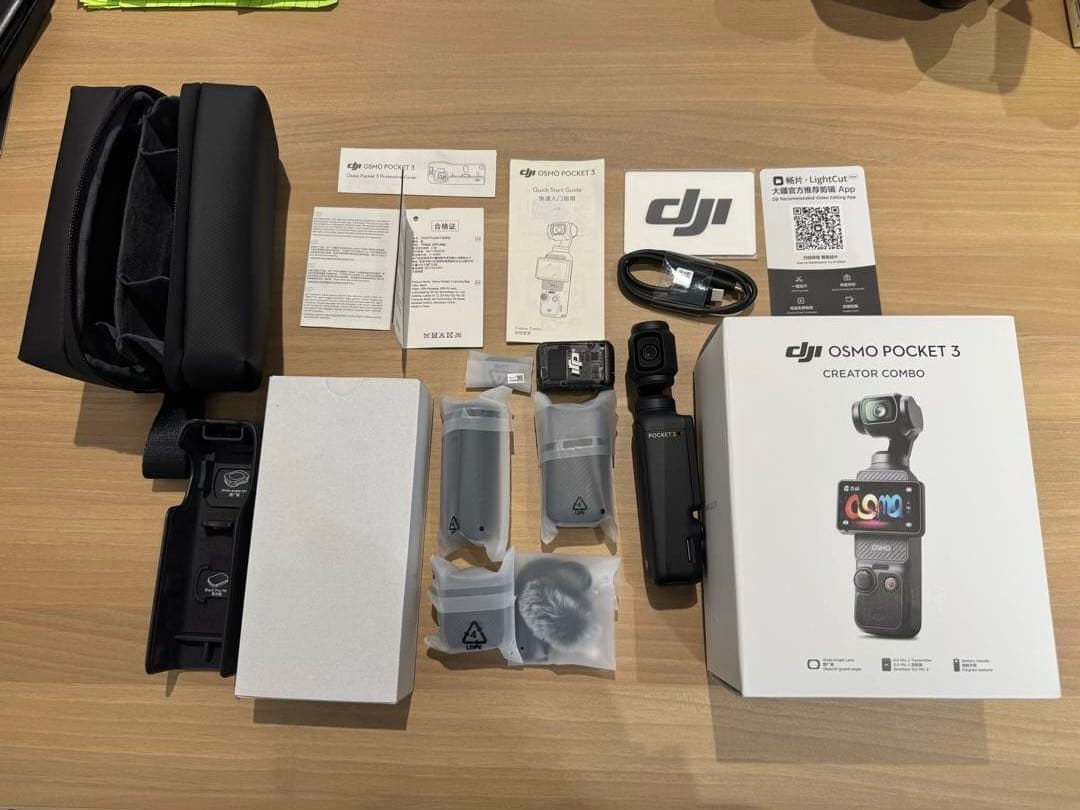 ビデオカメラ DJI Osmo Pocket 3 Creator Combo