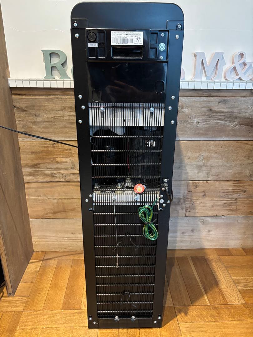 ウォーターサーバー　プレミアムウォーター famfit黒