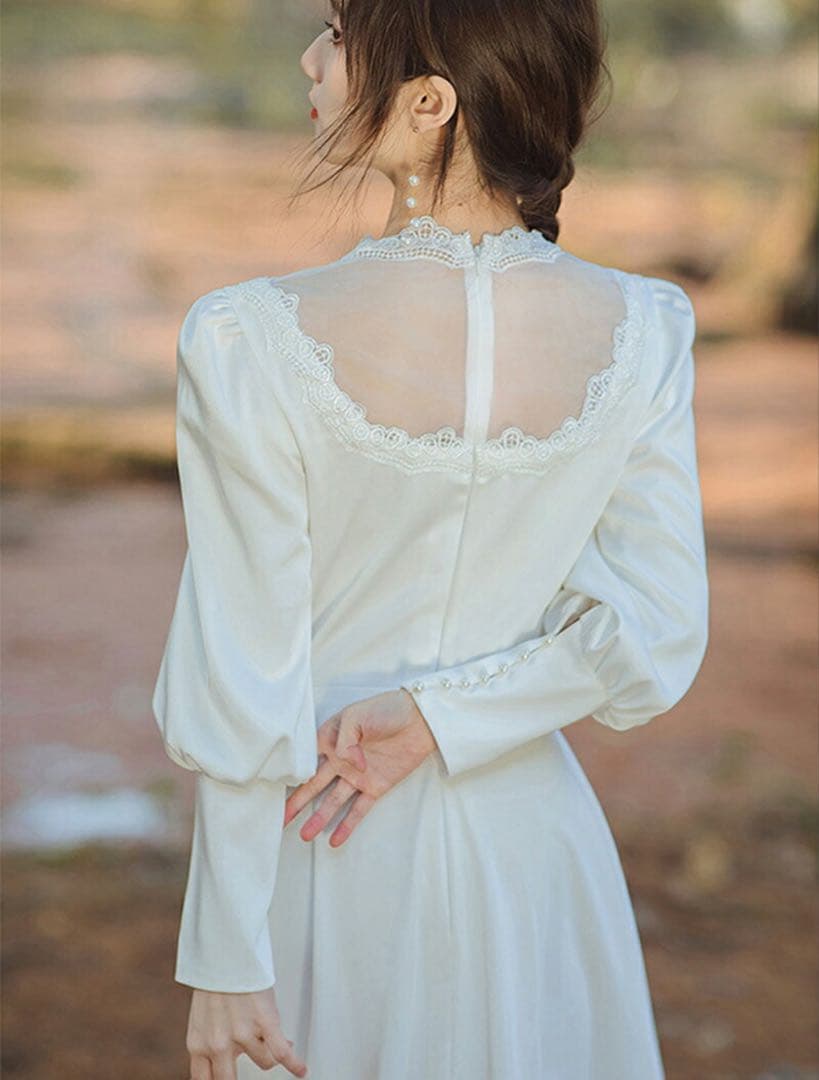 レトロ風ウェディングドレス(袖あり)