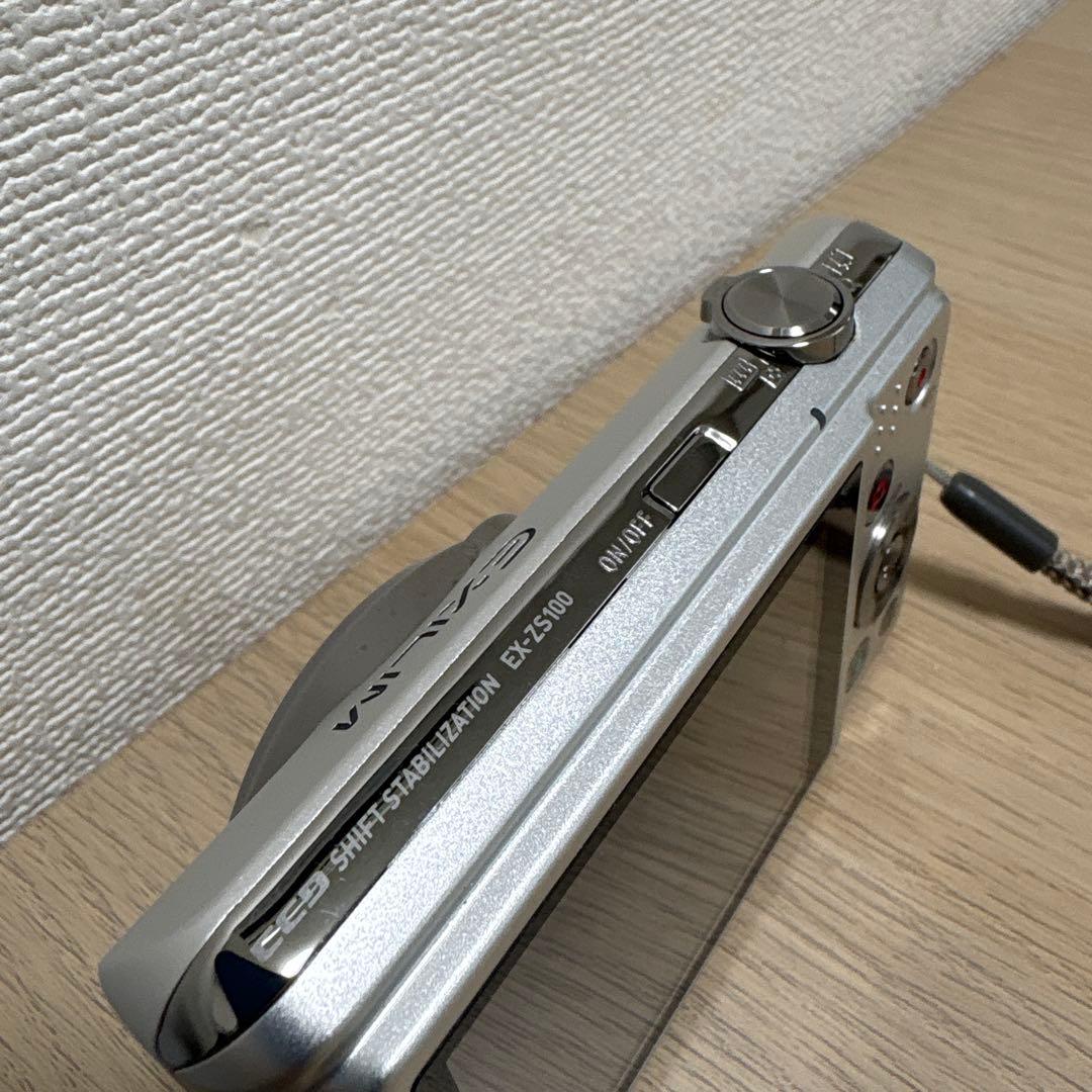 CASIO EXILIM EX-ZS100 デジタルカメラ
