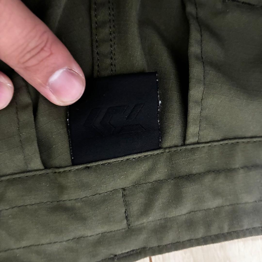 ダイワピュア　カーゴパンツ