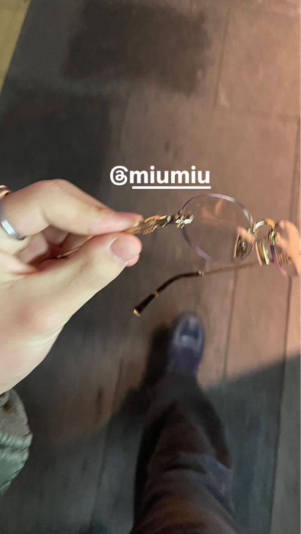 miumiu リムレスメガネ