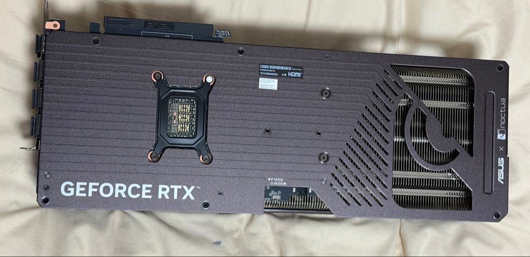 グラフィックボード・グラボ・ビデオカード ASUS GeForce RTX5080 16GB Noctua OC