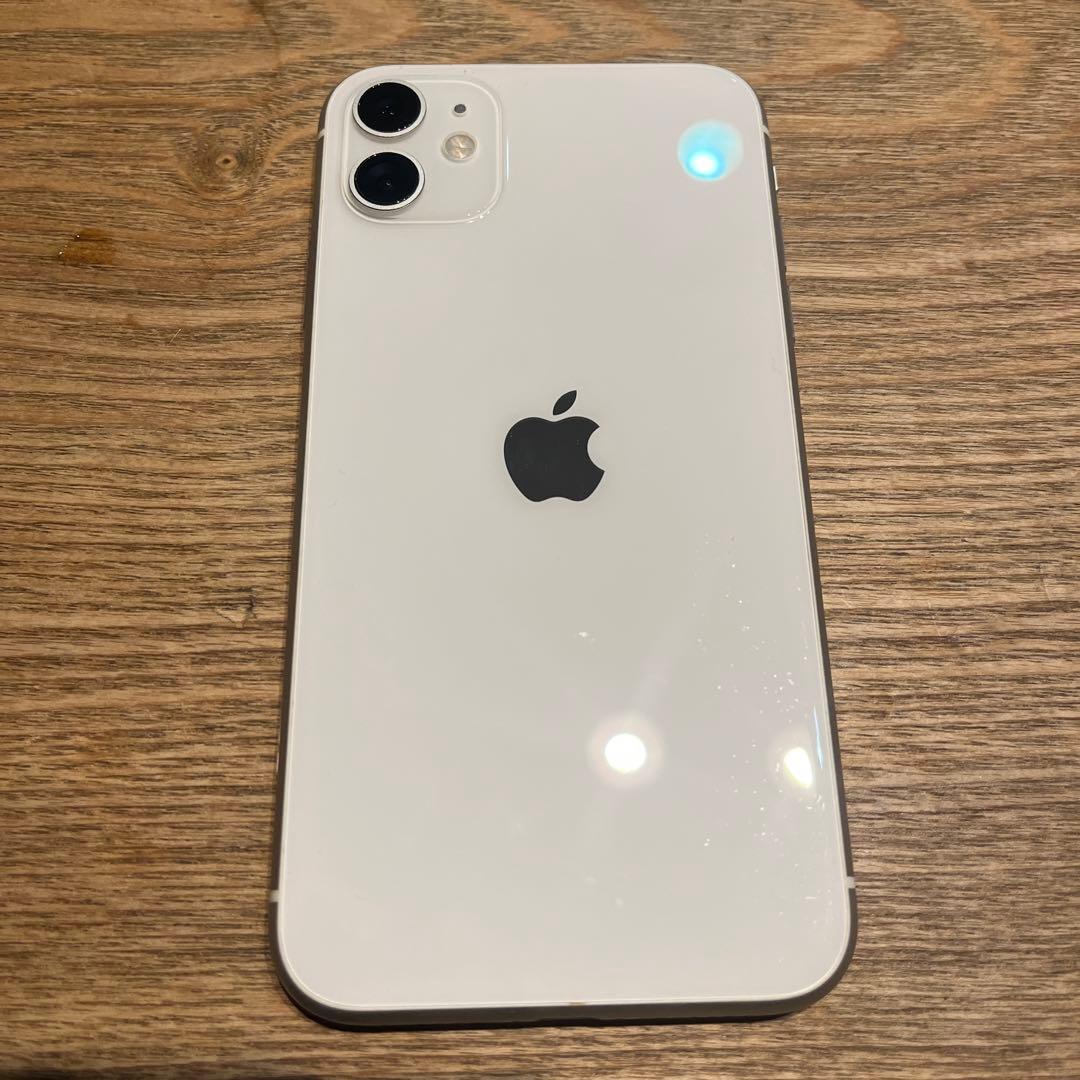 Apple iPhone 11 ホワイト　本体