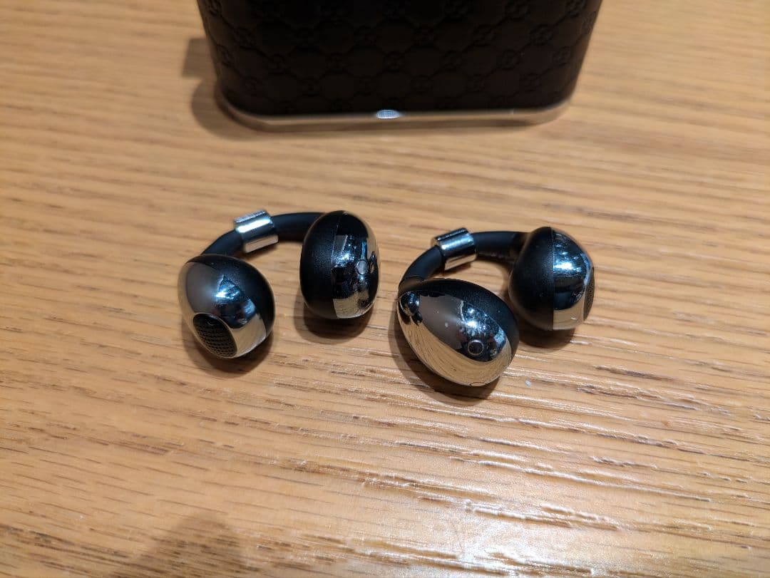 BUTTONS CLIP バトンズクリップ Black