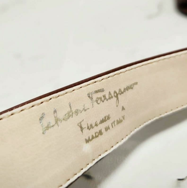 ★Ferragamo 【フェラガモ】レザー ベルトポーチ ブラウン 珍品レア