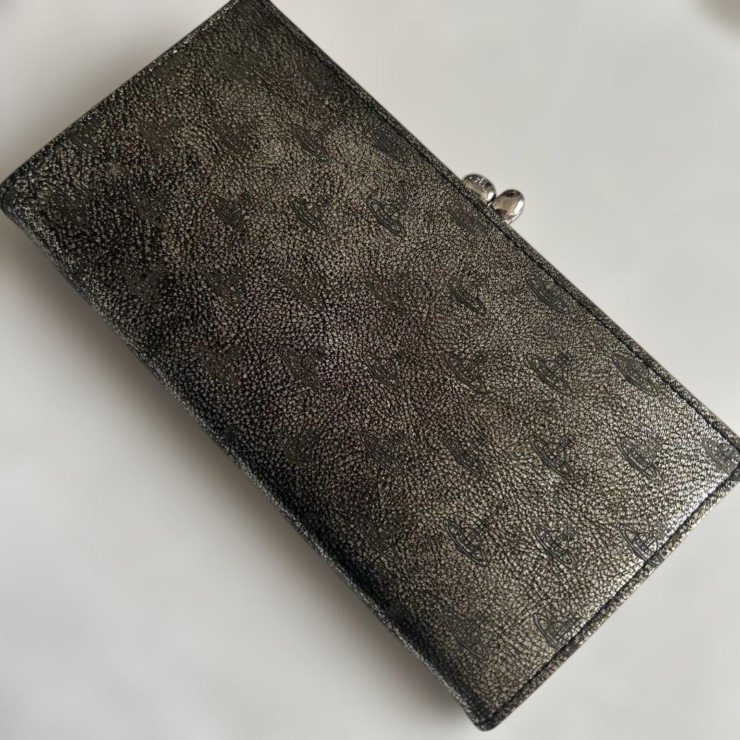 Vivienne Westwoodエンボス加工 長財布