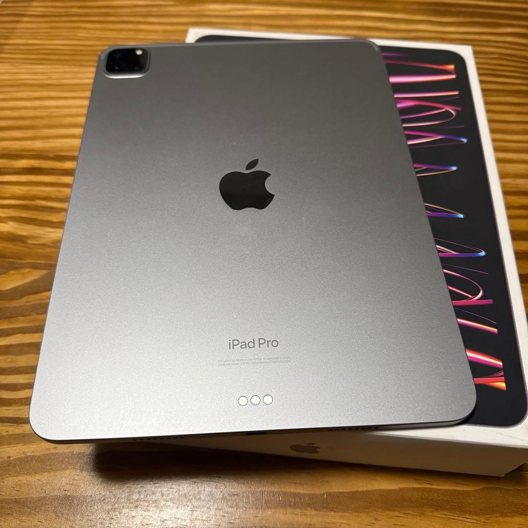 【美品】Apple iPad Pro 11インチ (第4世代) スペースグレー