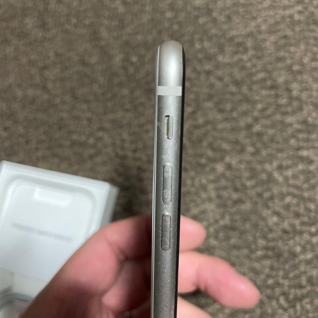 iPhone SE (第3世代) 128GB 箱あり、充電ケーブル未使用