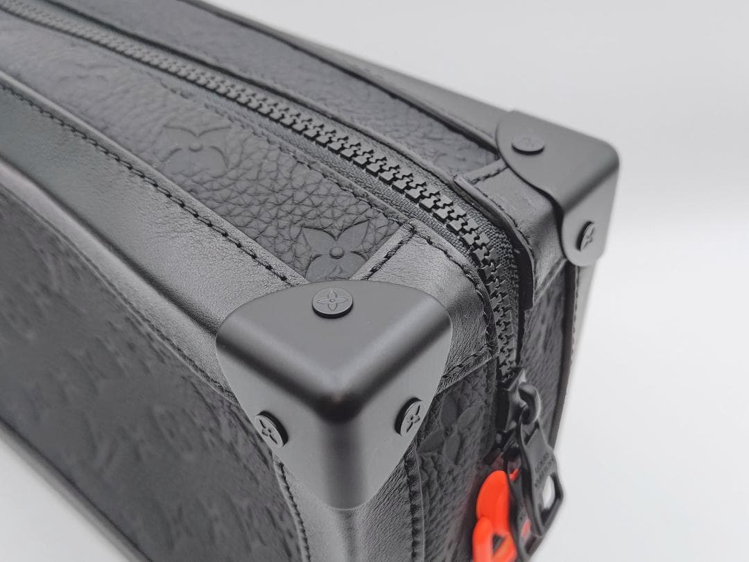 LOUIS VUITTON（ルイヴィトン）トリヨン　モノグラム　ソフトトランク