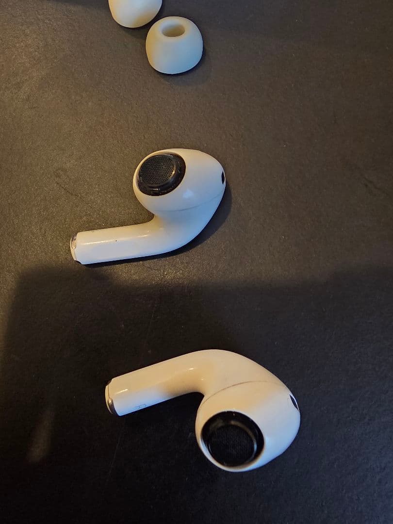 ケースなし airpods pro 第2世代 lightning