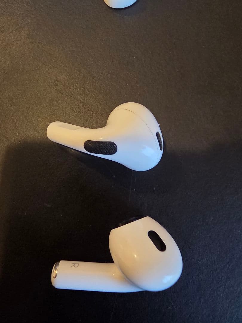 ケースなし airpods pro 第2世代 lightning