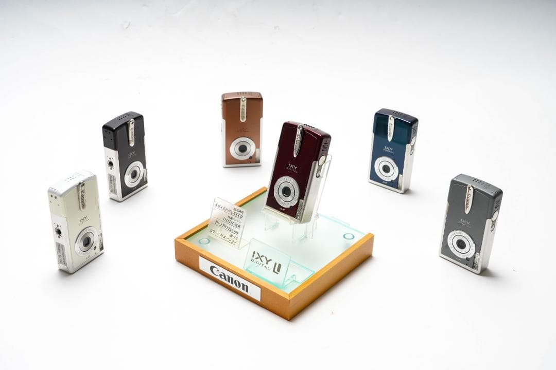 Canon　デジカメ　IXY　モックアップ6色+展示台