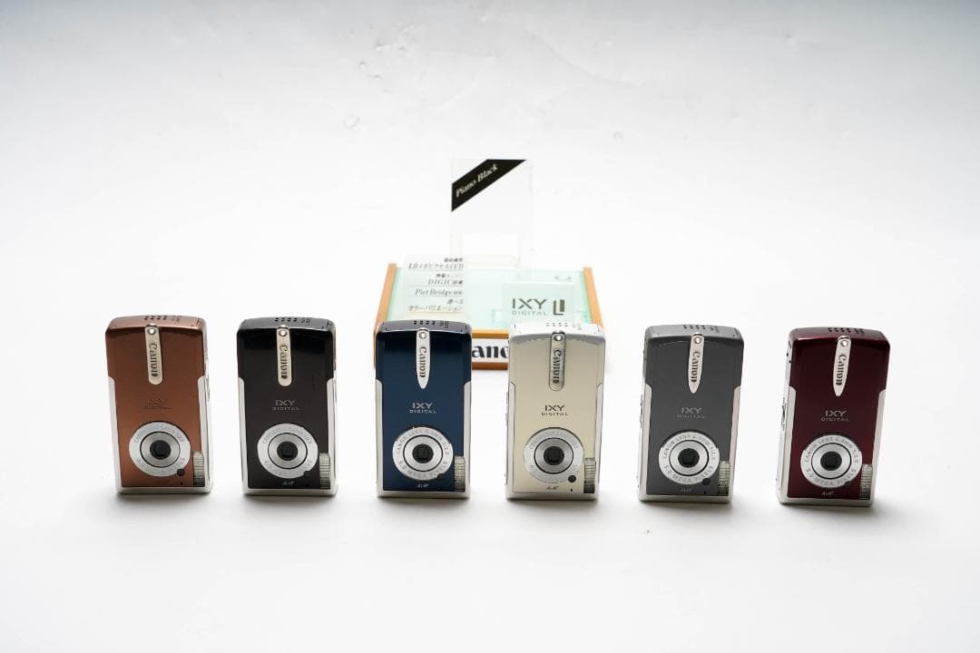 Canon　デジカメ　IXY　モックアップ6色+展示台