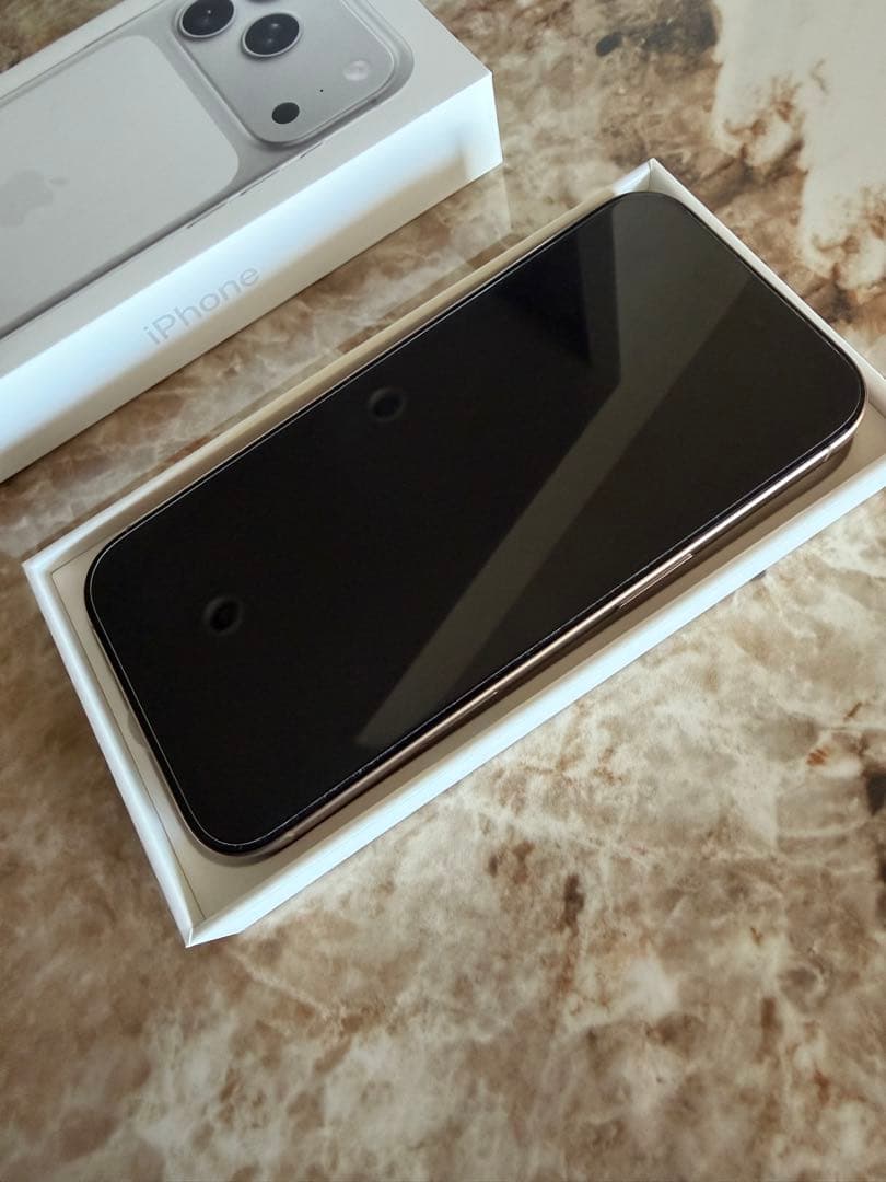 Apple iPhone16 Pro ゴールド　本体　本日のみこの価格で設定